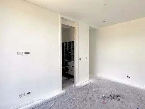 Casa A Estrenar con Salida al Agua en Nordelta