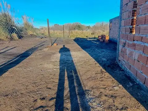 Casa 3 ambientes con 1 baño