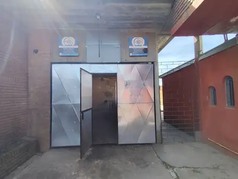 VENTA CASA Y GALPON EN ZONA EQUIPAMIENTO 3