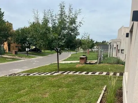 Casa en Alquiler en Countries y Barrios Cerrados en Escobar, USD 1.300