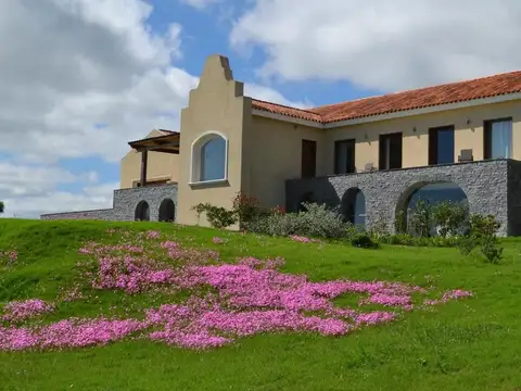 CHACRA EN VENTA 6 SUITE DE LUJO EN RUTA 12