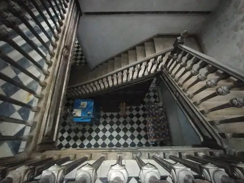 Casa en Alquiler con 4 cocheras