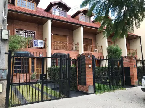 Triplex 5 ambientes - piscina - jacuzzi  V. Pueyrredón