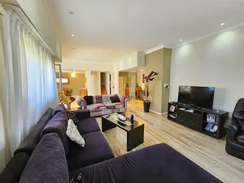 Los Troncos Chalet 5 amb en Venta