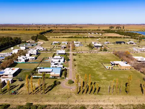 Lote en venta en barrio privado Haras de Funes