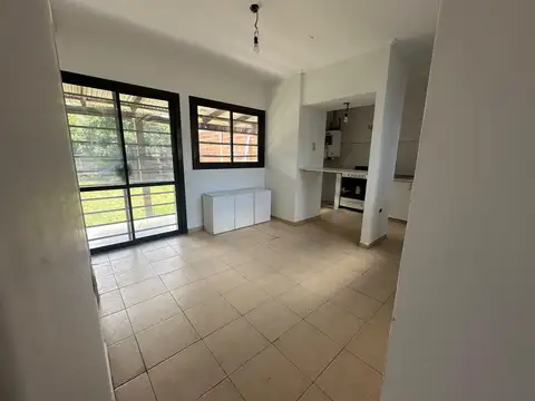 DUPLEX VENTA 2 DORMITORIOS LA PLATA, PATIO Y COCHERA
