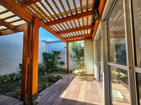 Casa en venta - 3 Dormitorios 1 Baño - Villa Elvira