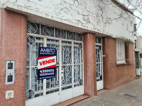 Venta Casa al frente con Cochera y terraza a Reciclar Arroyito Rosario