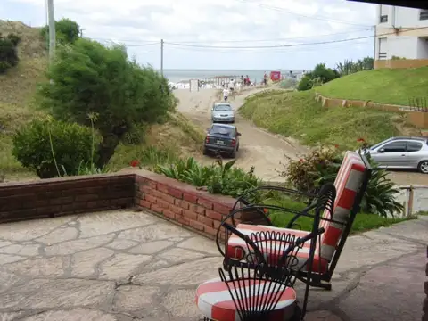 Casa 5 ambientes con 4 baños