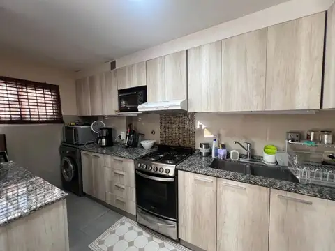 Depto Tipo Casa 3 ambientes con 2 baños