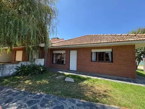 VENTA CASA 3 AMBIENTES A CUADRAS DEL MAR