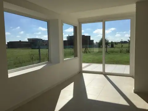 Casa en Venta en El Canton, USD 255.000