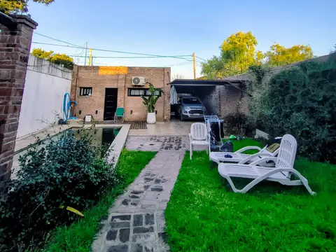 Casa 5 ambientes con 3 baños