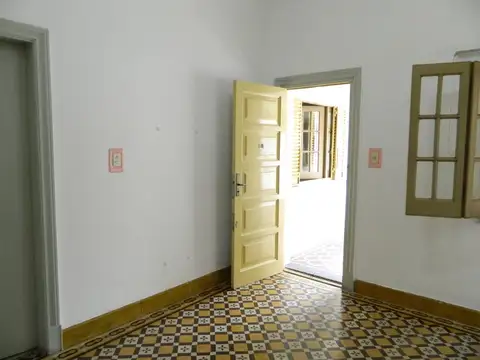 Depto Tipo Casa en Venta en Morón, USD 77.000