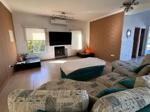 Casa 5 ambientes con 5 baños