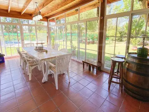 Casa en Venta con 3 cocheras