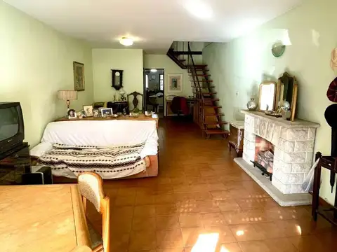 Depto Tipo Casa en Venta de 4 ambientes