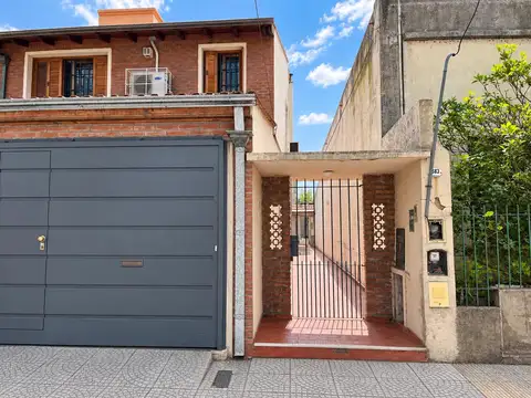 PH Casa interna en Temperley Oeste 4 ambientes con patio y terraza