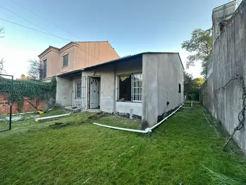 Casa en Venta con 1 cochera