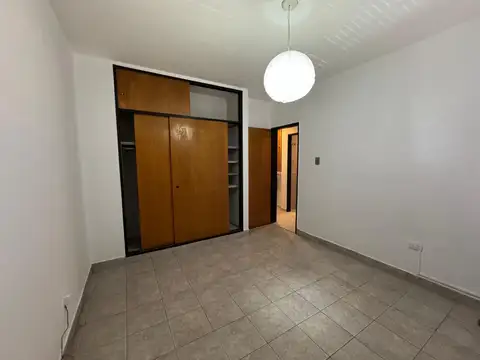 Triplex 4 ambientes con pequeño patio y cochera   en alquiler   San Justo