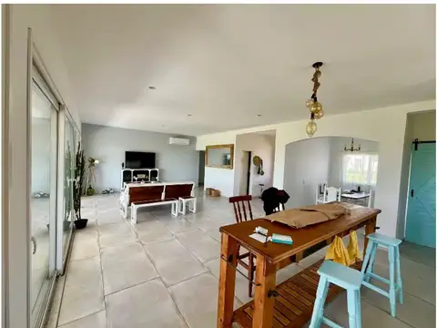 Casa en Alquiler Temporal con 2 cocheras