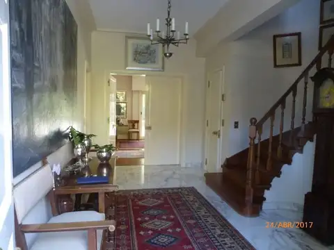 Excelente casa de gran categoría