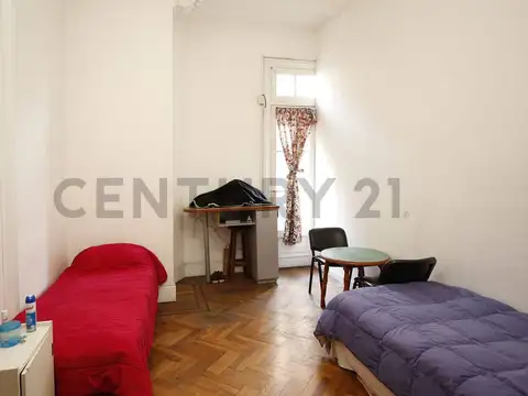 Avenida Rivadavia 7000, Piso 0