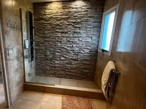 Casa en Alquiler con 1 cochera