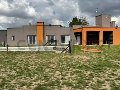 Alquiler Casa 5 ambientes en Fincas de San Vicente Sporting, San Vicente.