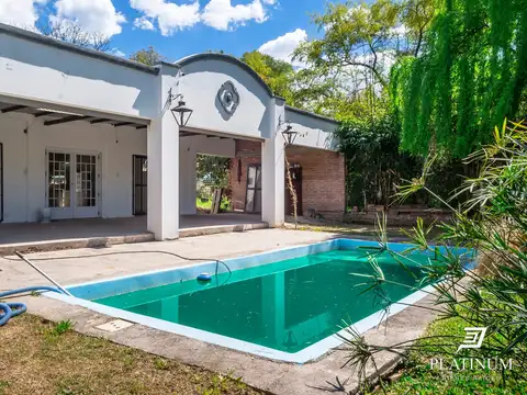 VENTA | CASA CON PILETA, QUINCHO Y 3 DORMITORIOS – LA CALDERA