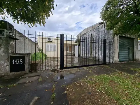 VENTA - CASA 3 AMB + DPTO 2 AMB