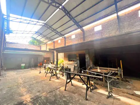 Galpón en  excelente ubicacion