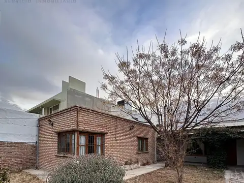 CASA EN VENTA 3 DORMITORIOS - APTA CREDITO - Cipolletti B° Las Viñas