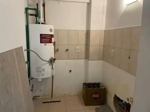 PROPIEDAD EN VENTA – RESTAURANTE + DEPARTAMENTOS