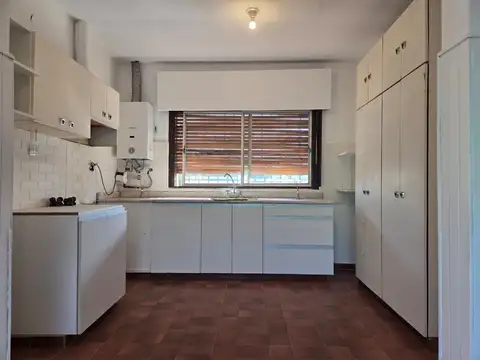 Depto Tipo Casa 5 ambientes con 1 baño