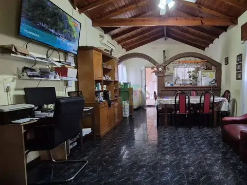 Venta - Casa - 2 dormis - Villa Ballester c/deposito