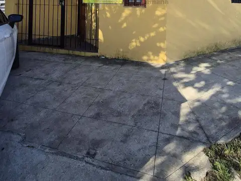 Venta - Casa - 2 dormis - Villa Ballester c/deposito