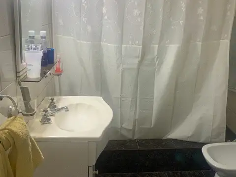 Casa 3 amb con cochera para 2 autos y fondo libre