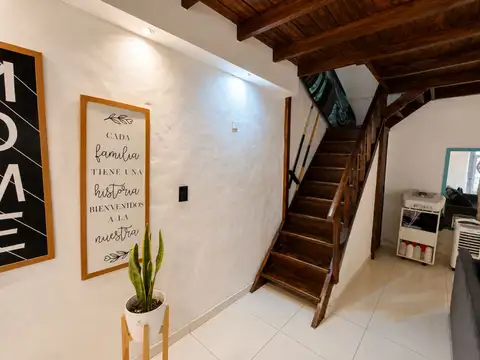 Casa 5 ambientes con 2 baños