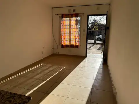 Depto Tipo Casa en Venta de 2 ambientes