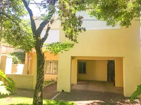 CASA EN VENTA CENTRO DE FUNES