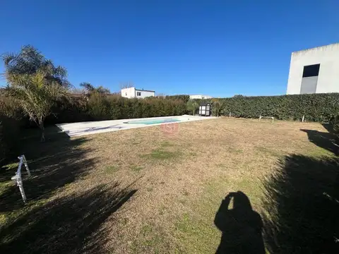Casa en Alquiler Temporal en Pilar del Este - Santa Guadalupe, USD 2.500