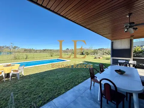 Casa 4 ambientes con 3 baños
