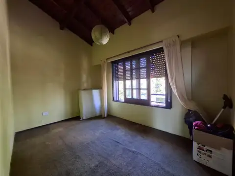 LOTE CON 3 DEPARTAMENTOS Y GARAGE