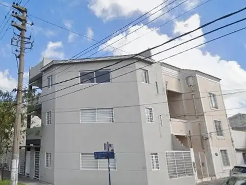 DUPLEX 2/3 AMB AMPLIO COCHERA PERMUTA P/ TERRENO