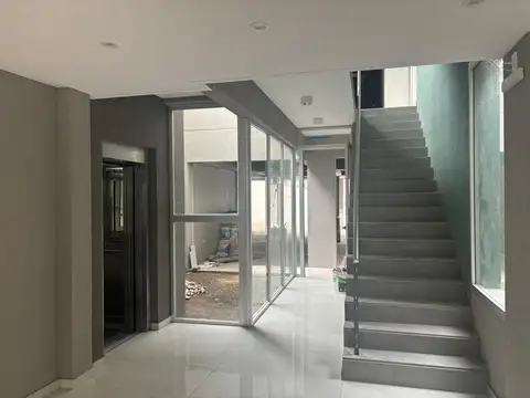 Presidente Juan Domingo Perón 800, Piso 2