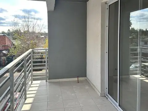 VENTA DEPARTAMENTO 3 AMBIENTES EN COMPLEJO SOLARES EN MORENO