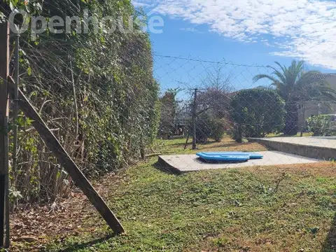 Venta UNICO terreno disponible en Barrio La Candela con piscina y quincho