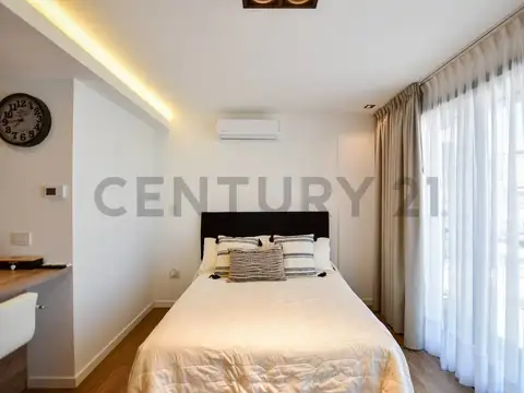 14 y 46 700, Piso 0