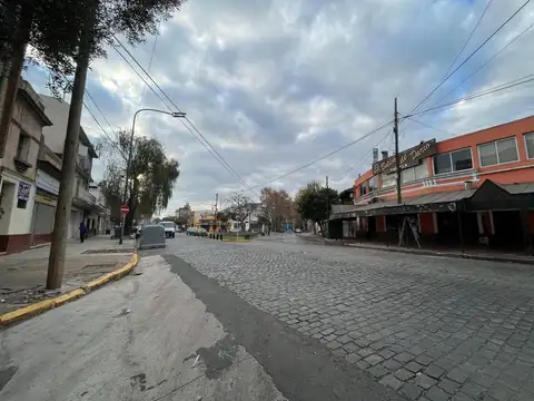 Local en Alquiler Via Pública